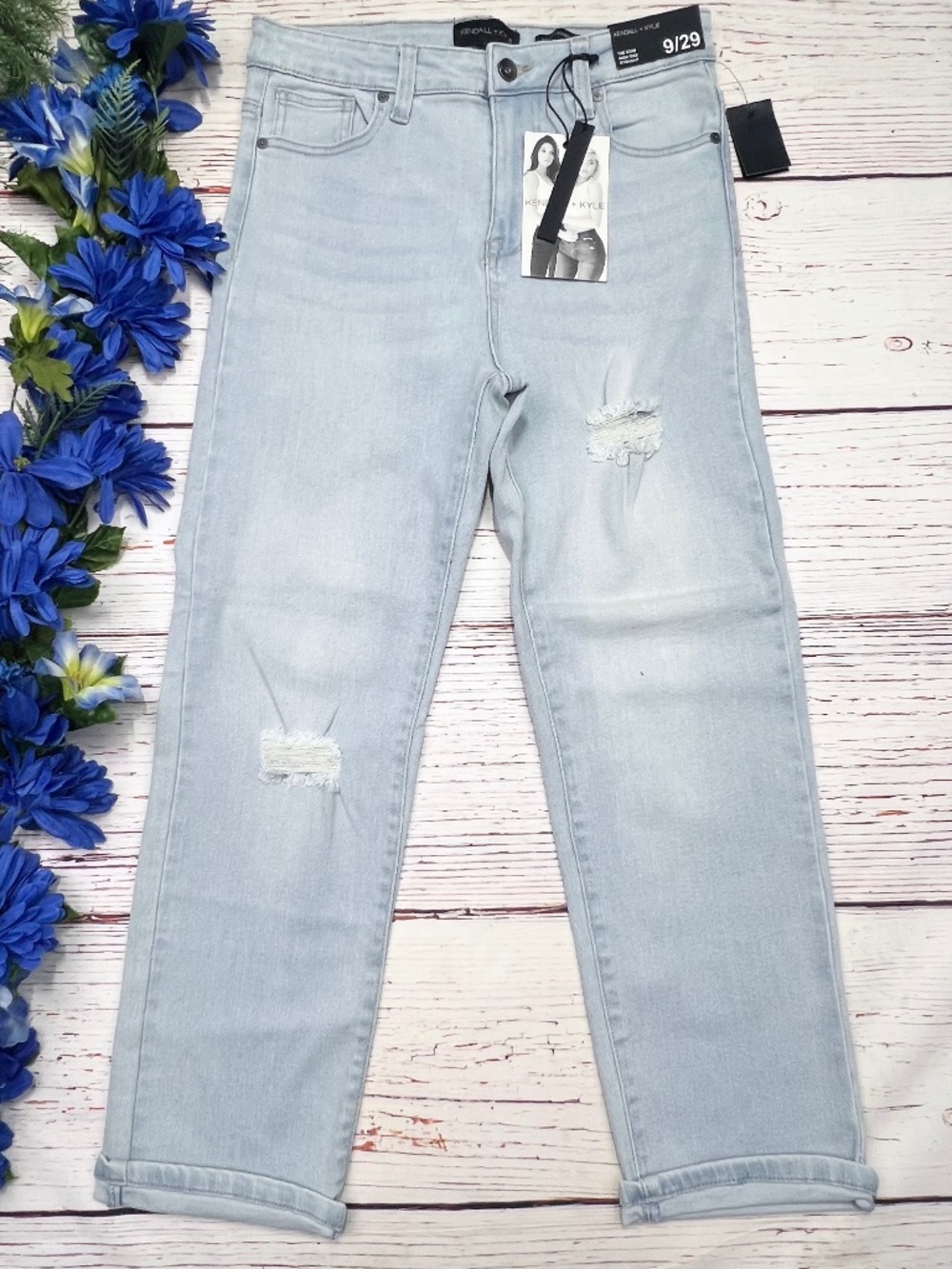 👖NWT🤩|•KENDALL + KYLIE•| The Icon High Rise Straight Jeans Size 9/29👖